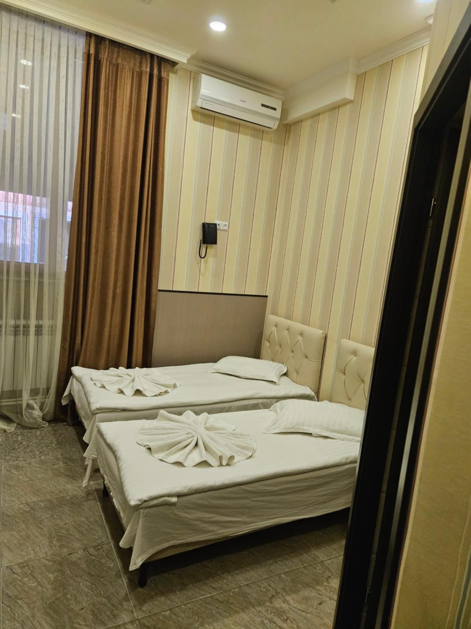 Eridana Hotel Yerevan Luaran gambar