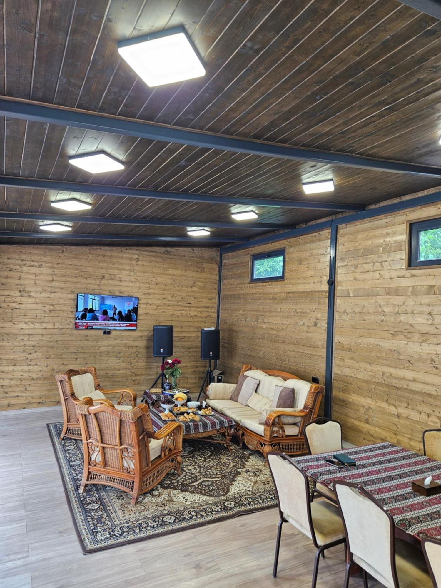 Eridana Hotel Yerevan Luaran gambar