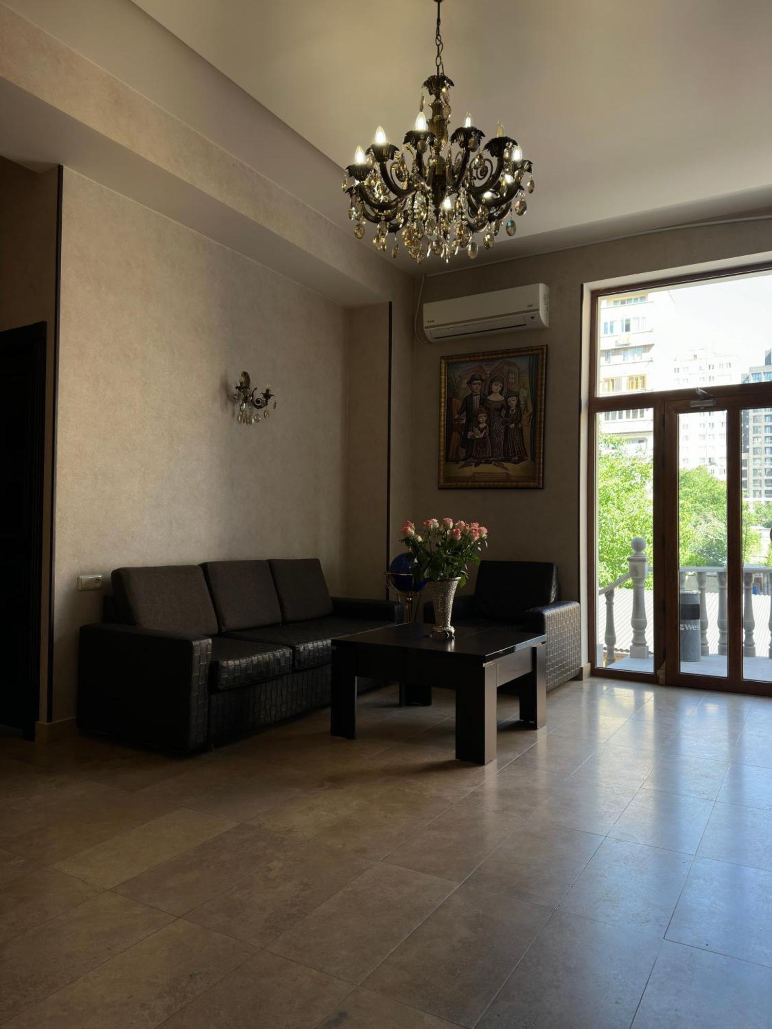 Eridana Hotel Yerevan Luaran gambar