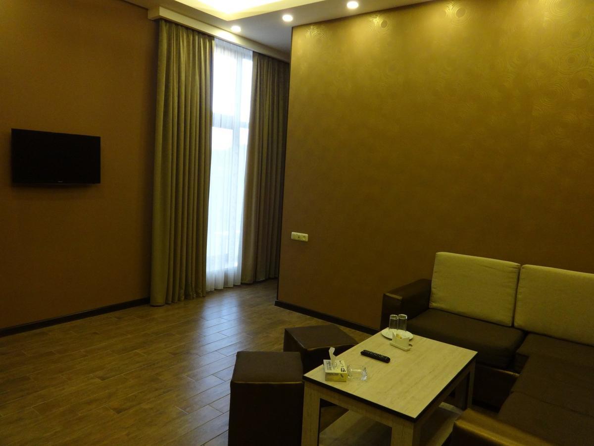 Eridana Hotel Yerevan Luaran gambar
