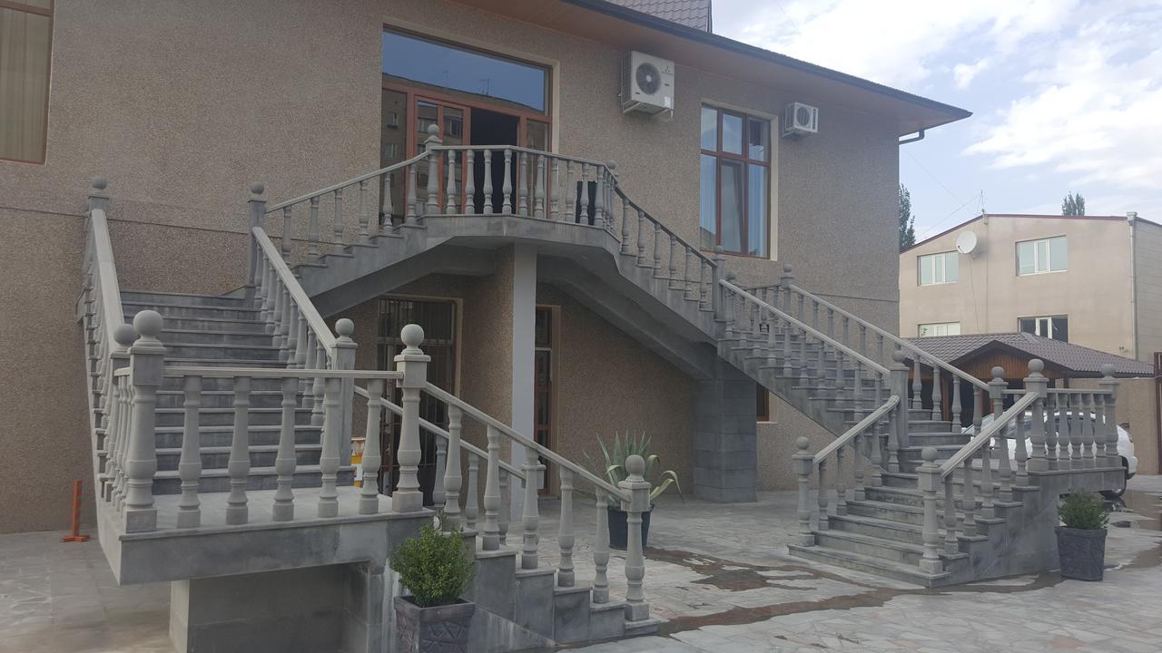 Eridana Hotel Yerevan Luaran gambar