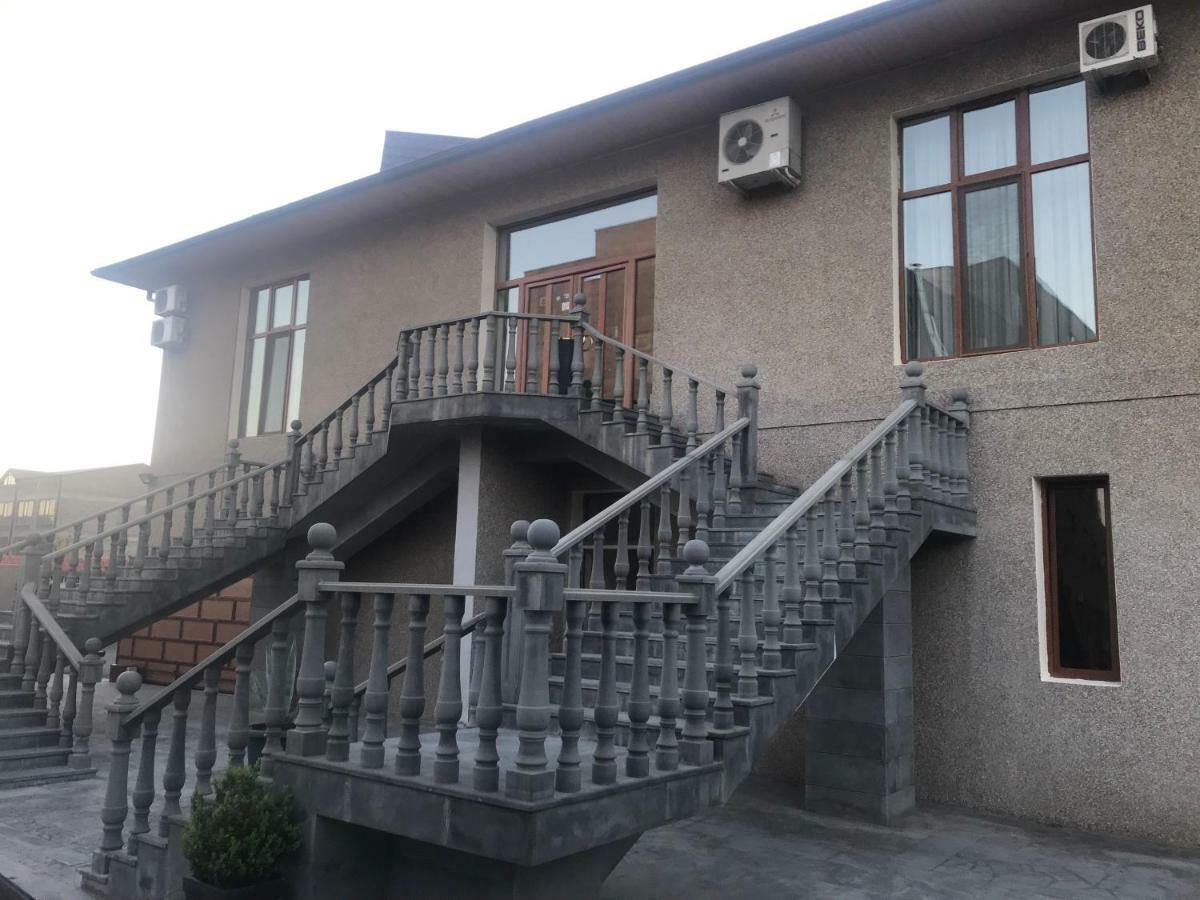 Eridana Hotel Yerevan Luaran gambar